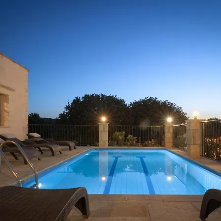 Ellotia & Asterion By Forest レティムノ